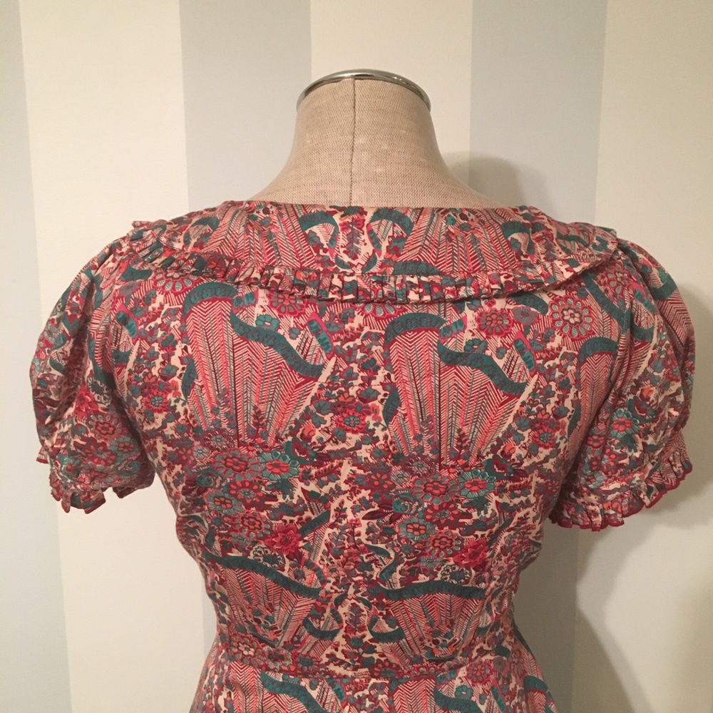 Peplum Top w/ Pleated Collar & Puffy Sleeves - Picture 6 of 8